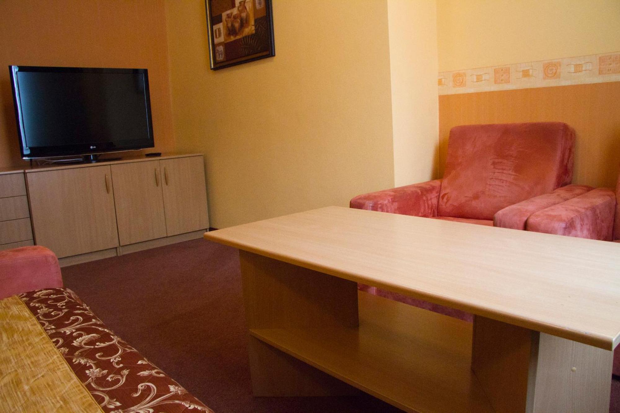 Hotel Iskra Rzeszów Eksteriør bilde