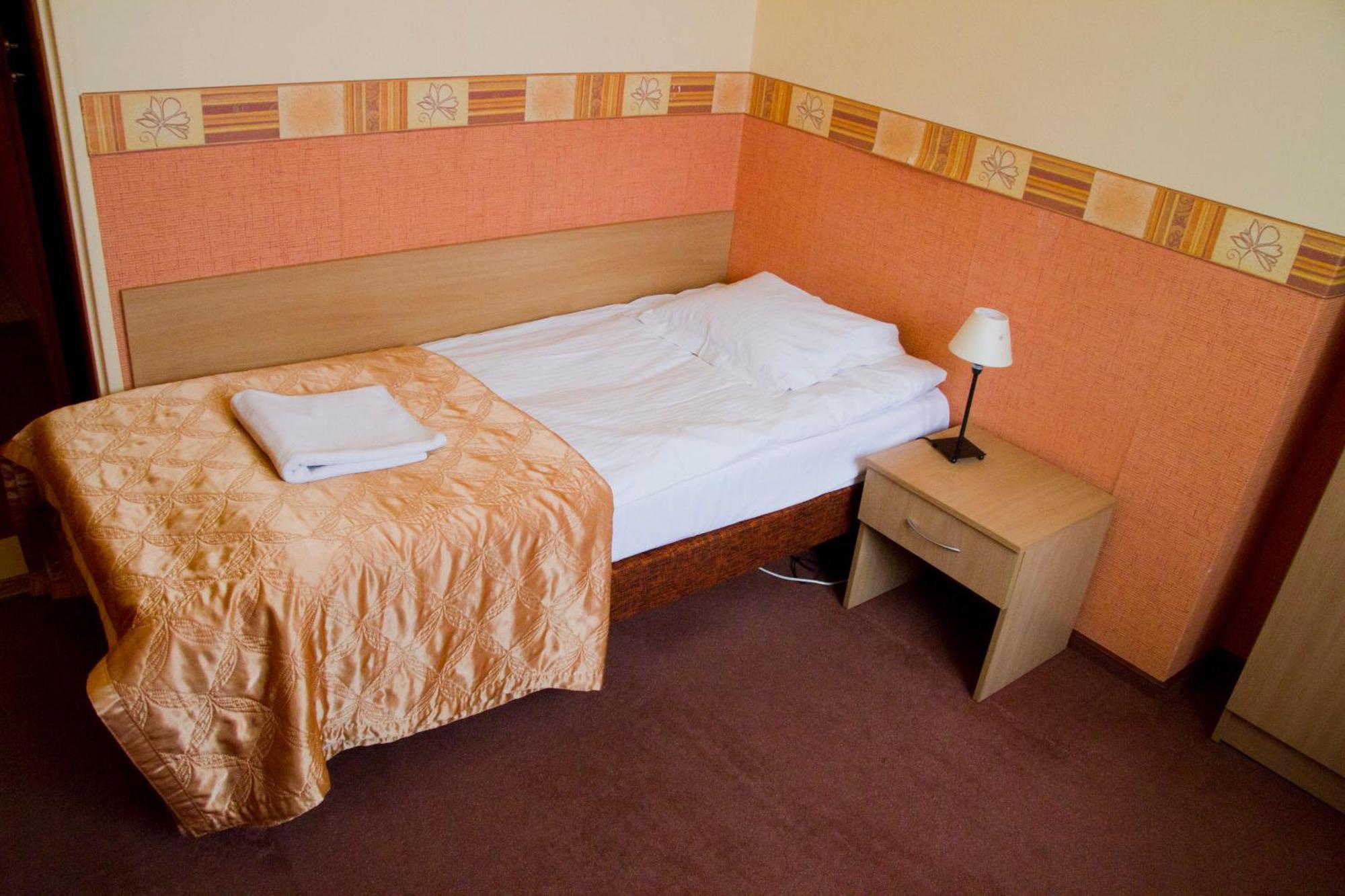 Hotel Iskra Rzeszów Eksteriør bilde