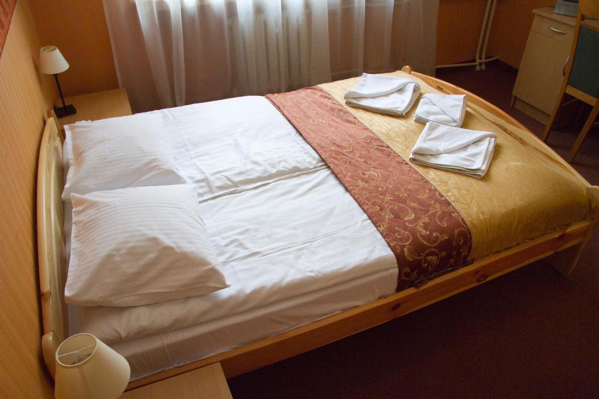 Hotel Iskra Rzeszów Eksteriør bilde