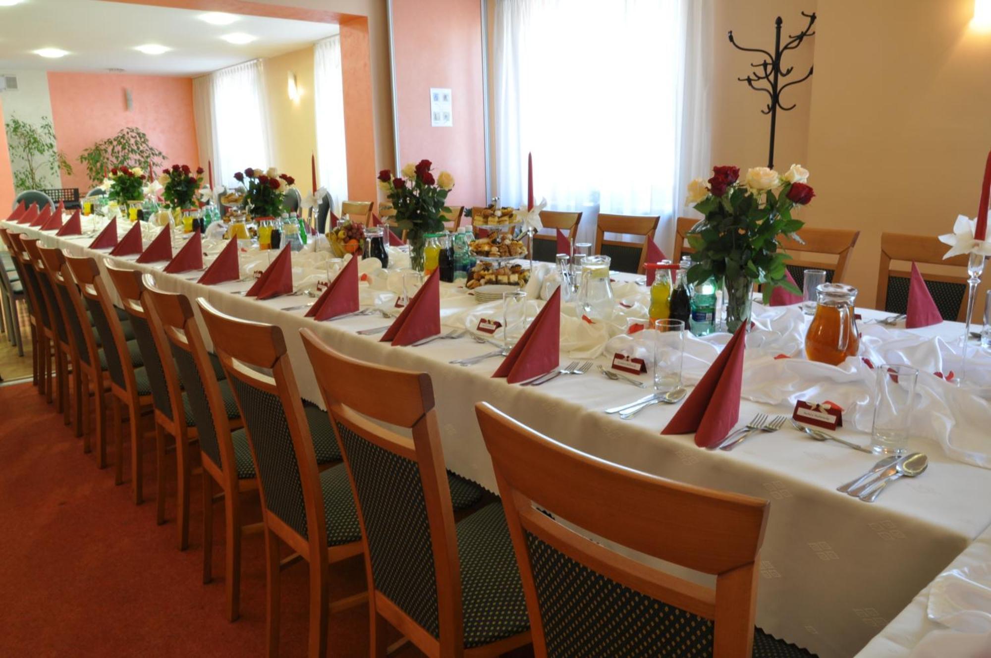 Hotel Iskra Rzeszów Eksteriør bilde
