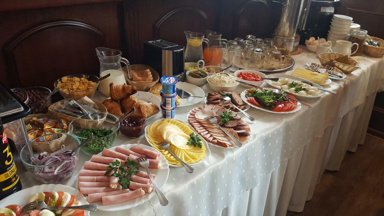 Hotel Iskra Rzeszów Eksteriør bilde