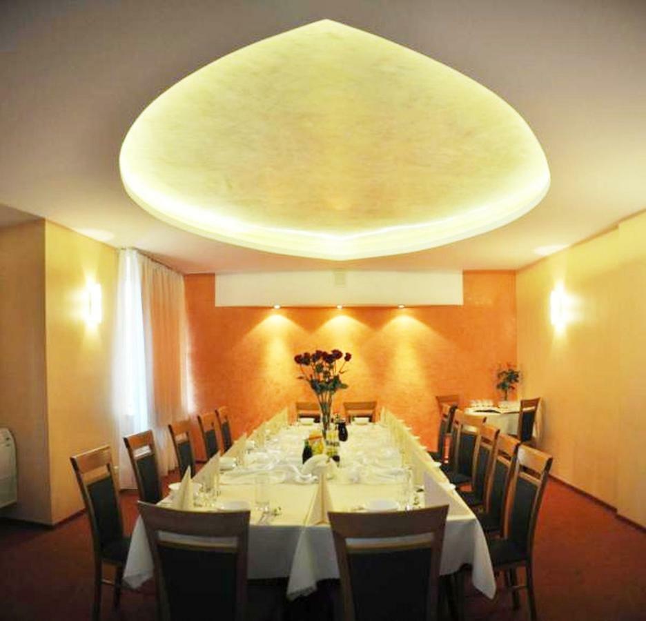 Hotel Iskra Rzeszów Eksteriør bilde
